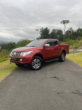 MITSUBISHI L200 TRITON 2.4 16V TURBO DIESEL SPORT HPE CD 4P 4X4 AUTOMÁTICO